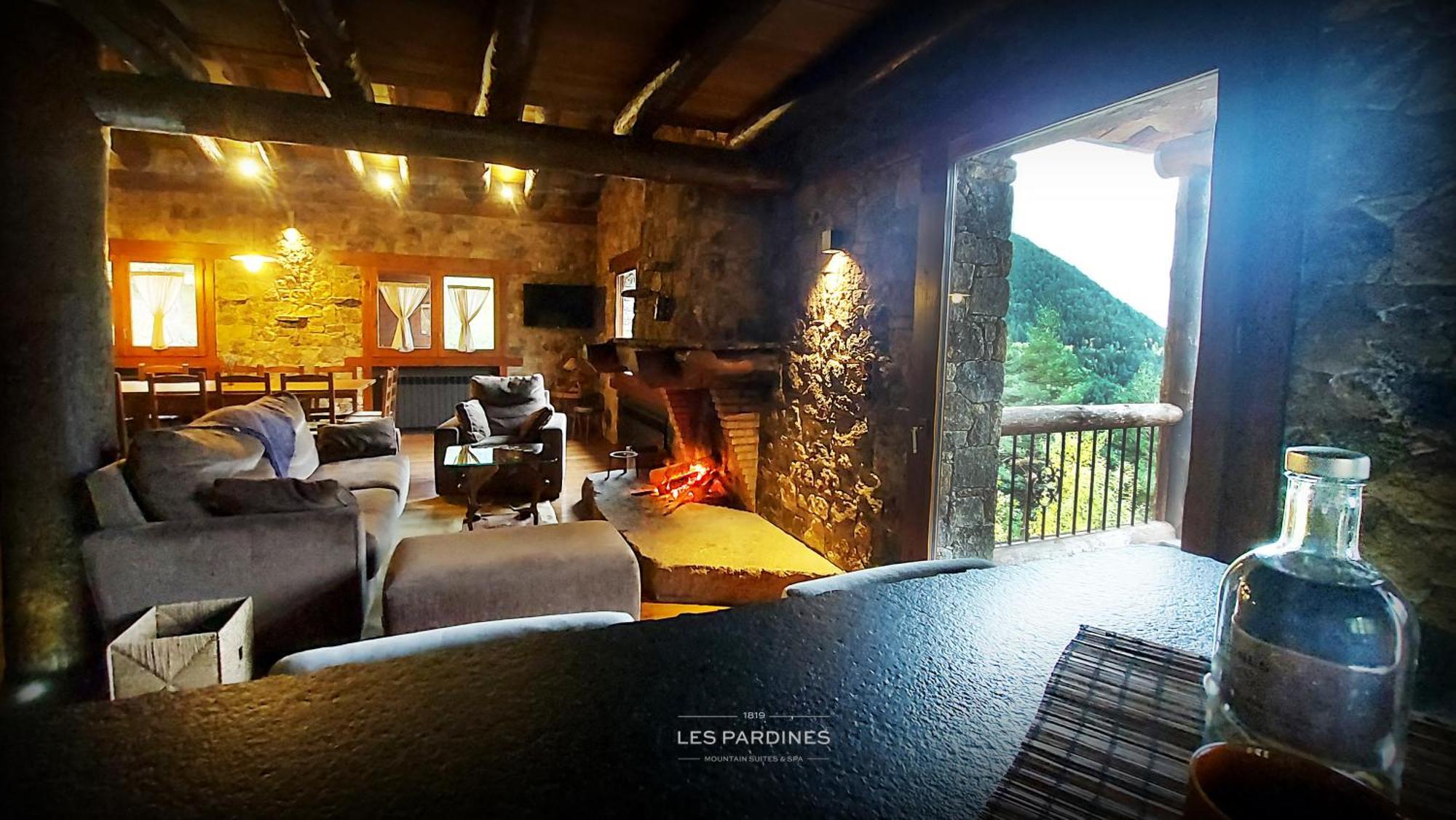 Les Pardines 1819 Mountain Suites & Spa Encamp Ngoại thất bức ảnh